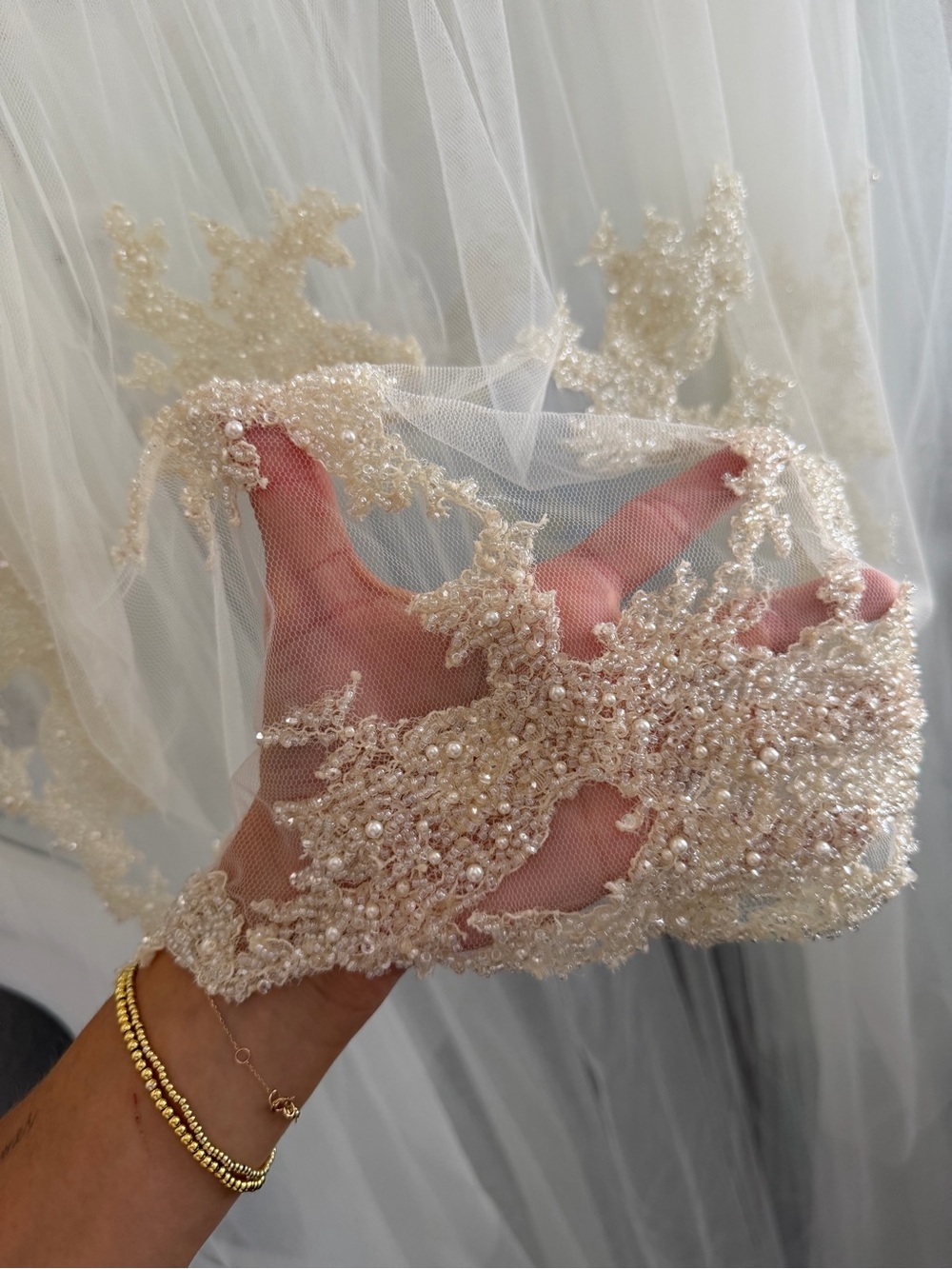 Kate Willa Roj Veil - Picture 9 of 10